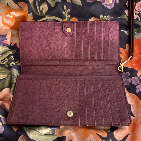 Burgundy Coach bifold wristlet with strap - Picture 3 of 6